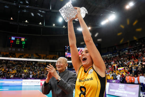 排球场的对角线：数学计算与场地布局解析