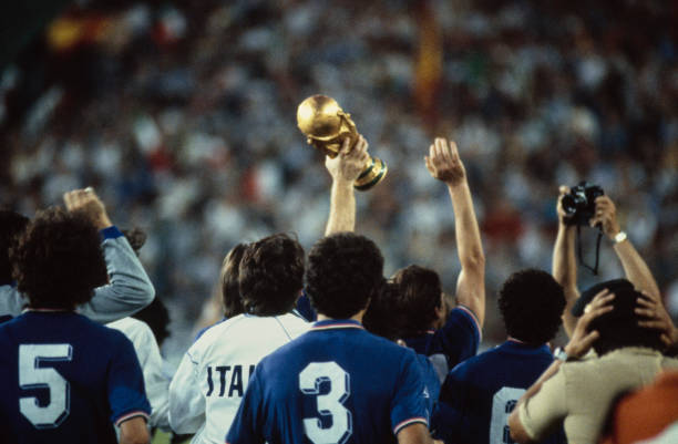 2034年世界杯主办国揭晓倒计时,谁将笑到最后?