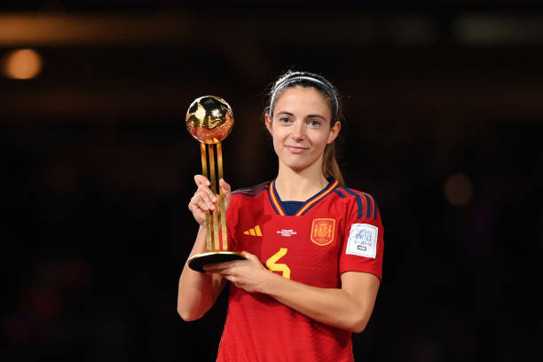 2002年世界杯四强:冠军巴西与黑马土耳其的传奇对决