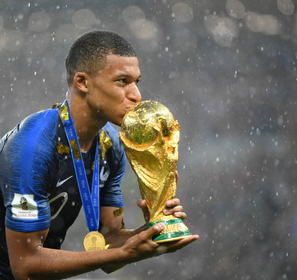 里瓦尔多世界杯谢幕之旅:时间线回顾与年份揭秘